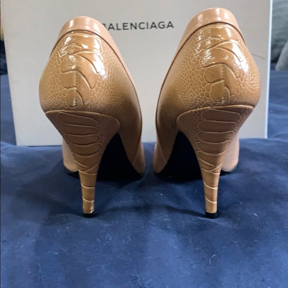 Balenciaga Beige Pumps with Crock Effect - Picture 3 of 8